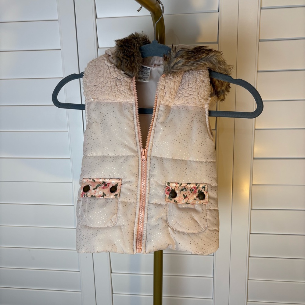 Little Lass Pink Vest with Faux Fur Hood
0338
